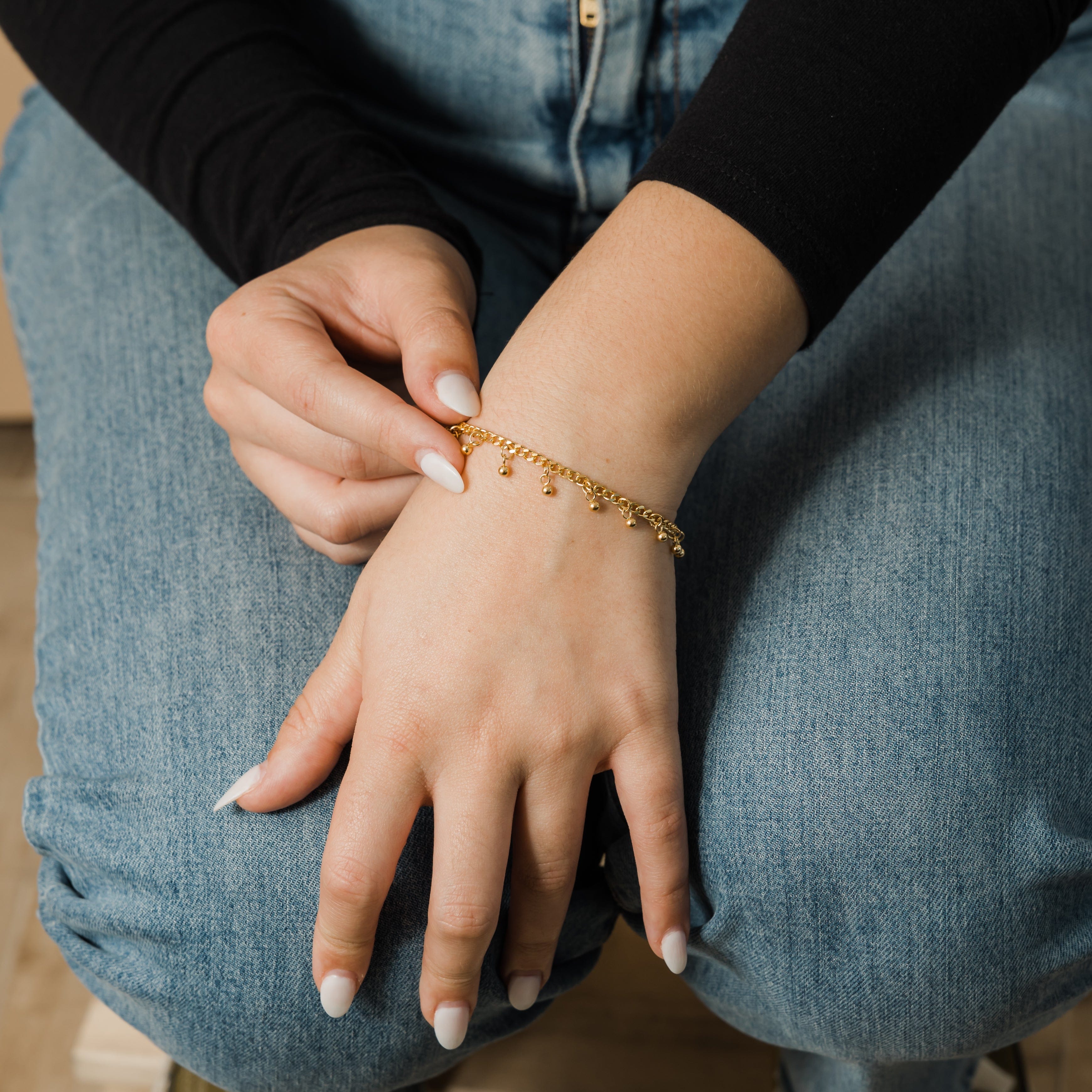 Dangling Dotted Bracelet